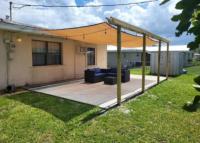 Beachy Home With Rec Room And Patio